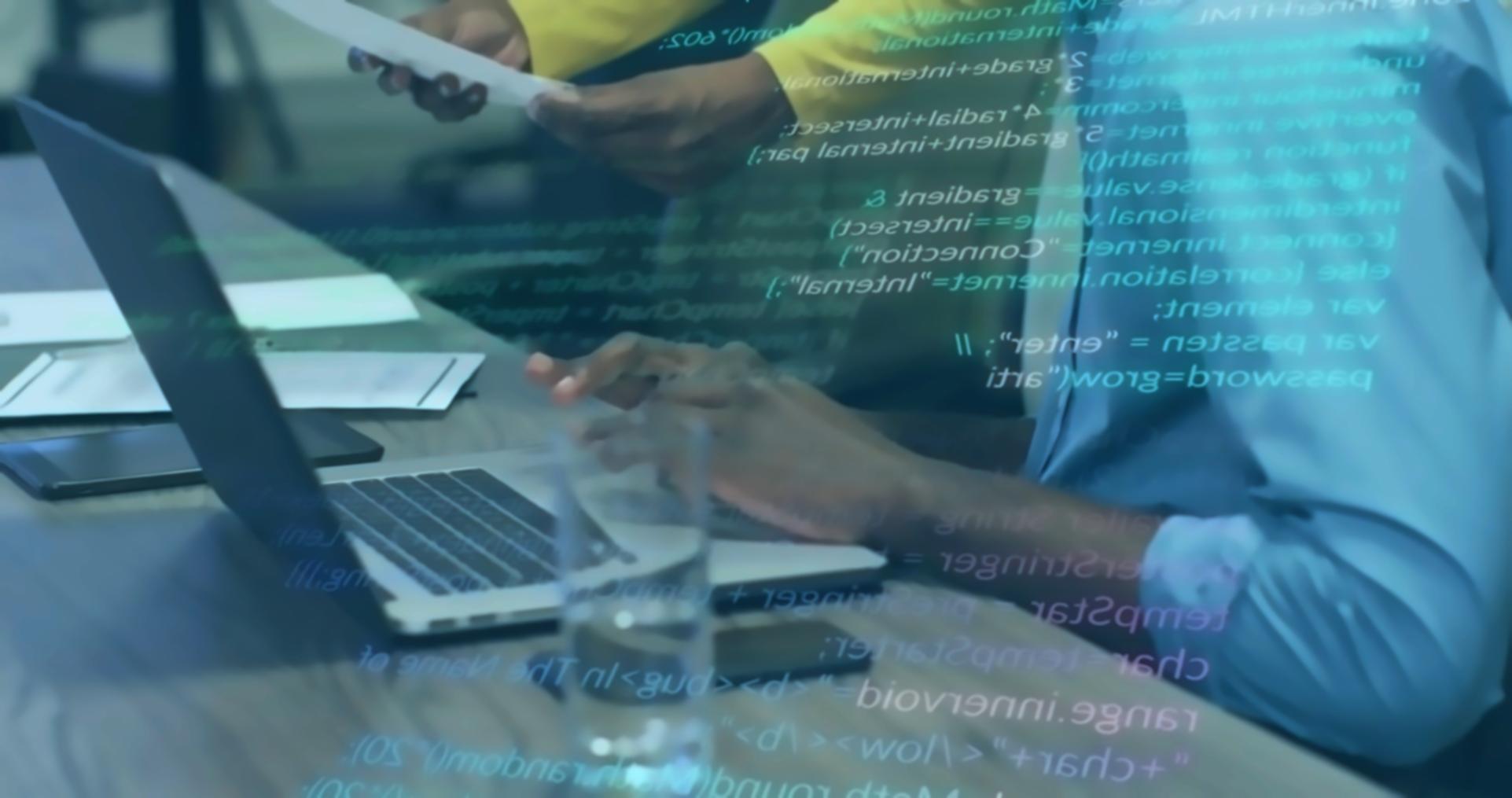 Совместная работа команды над мобильным проектом